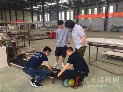 热烈欢迎迪拜陈总莅临依威工厂考察，携手共拓技术合作新篇章